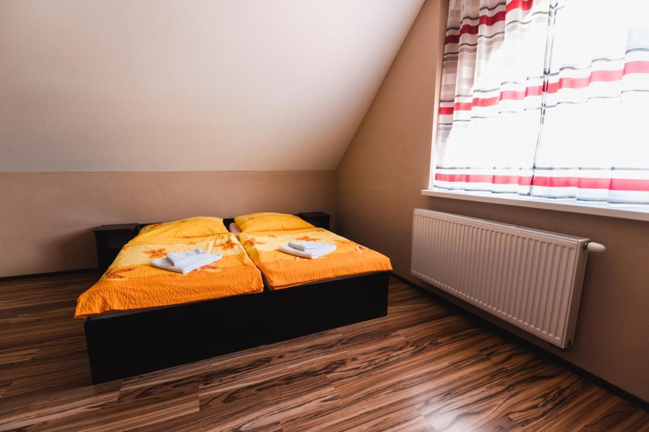 Sarovce Motel Ard מראה חיצוני תמונה