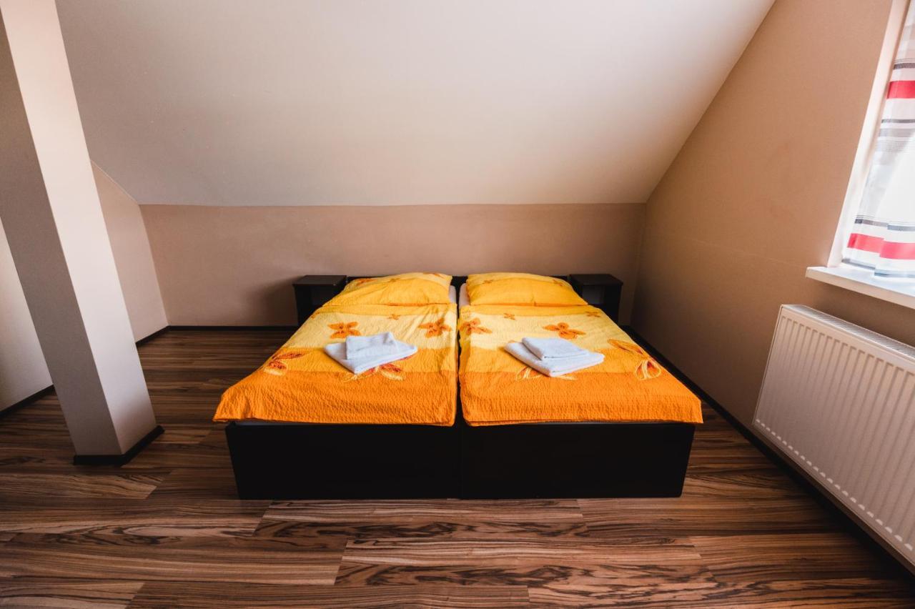 Sarovce Motel Ard מראה חיצוני תמונה